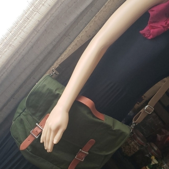 Shiraleah Chicago computer bag. NWOT - Picture 8 of 8